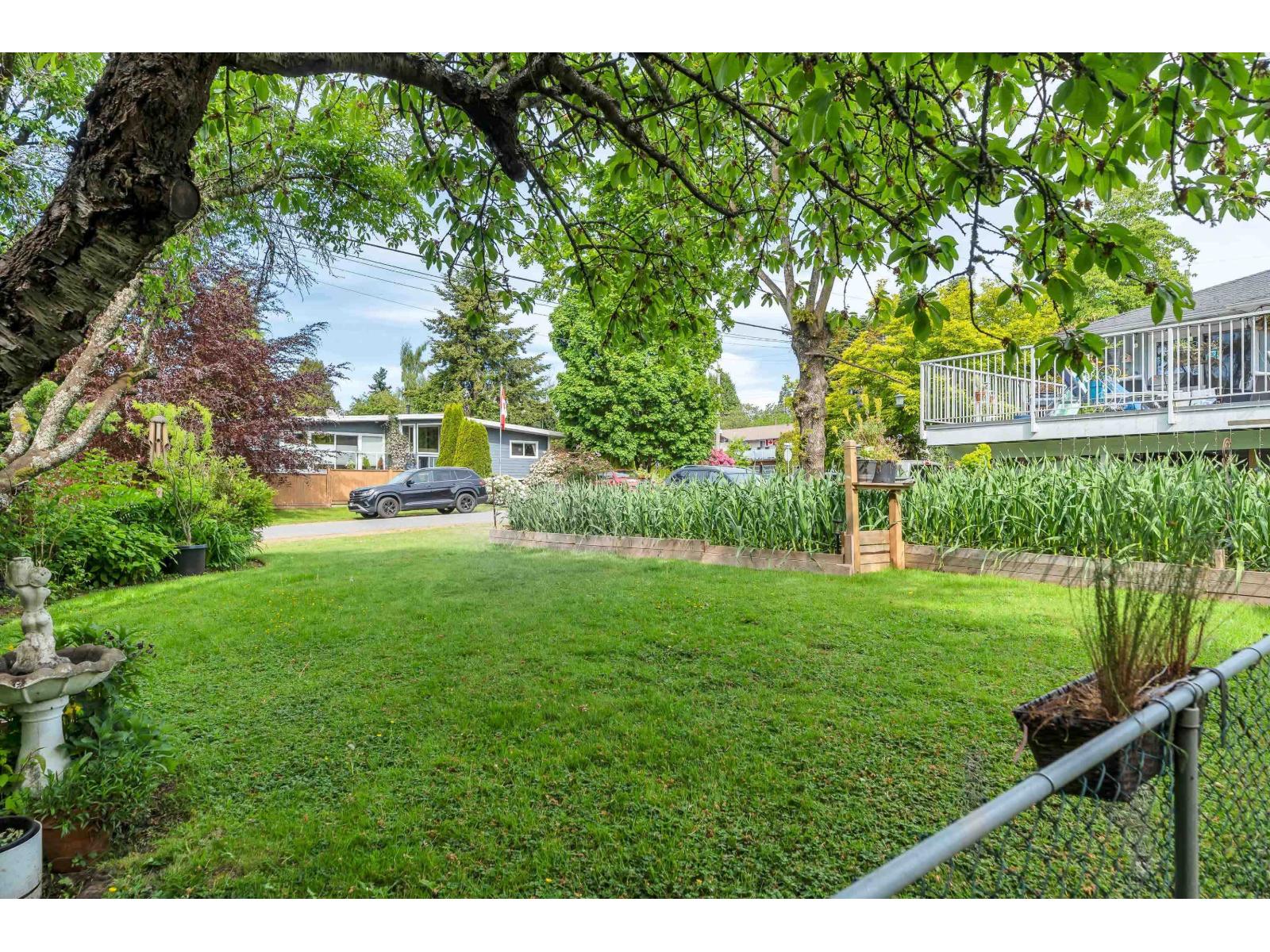 13890 Blackburn Avenue, White Rock, British Columbia  V4B 2Z2 - Photo 23 - R3122023