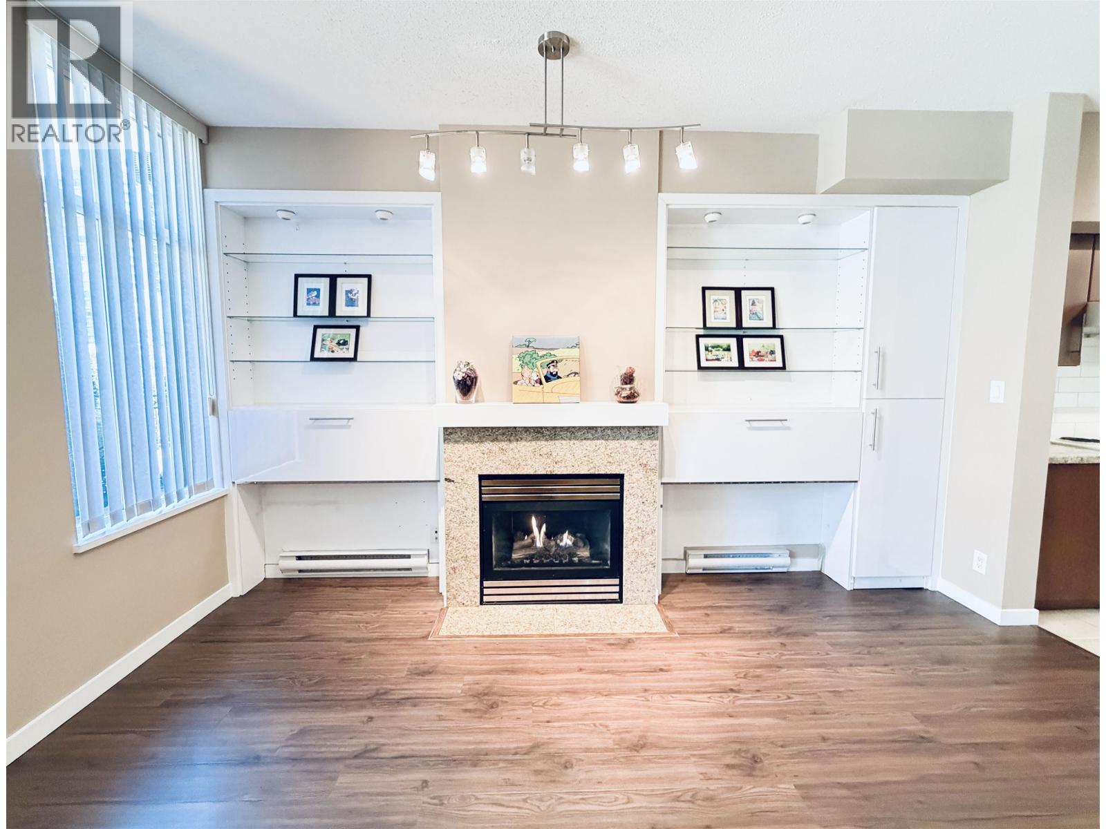 Th13 2089 Rosser Avenue, Burnaby, British Columbia  V5C 5E2 - Photo 5 - R3123238