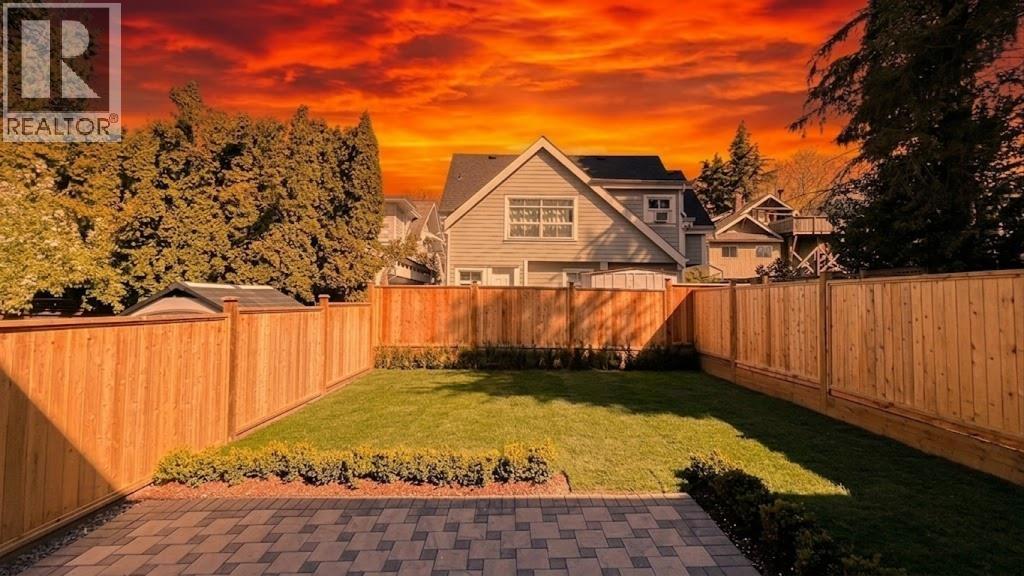 2373 W 7th Avenue, Vancouver, British Columbia  V6K 1Y4 - Photo 2 - R3123323