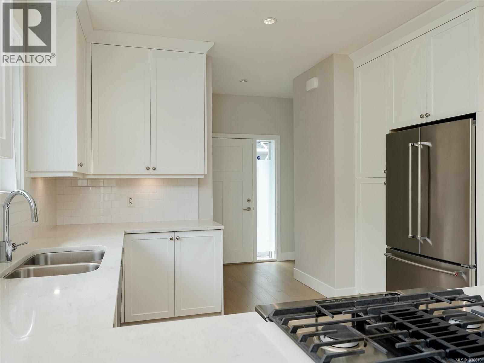 4 10490 Resthaven Dr, Sidney, British Columbia  V8L 3H7 - Photo 14 - 1036619