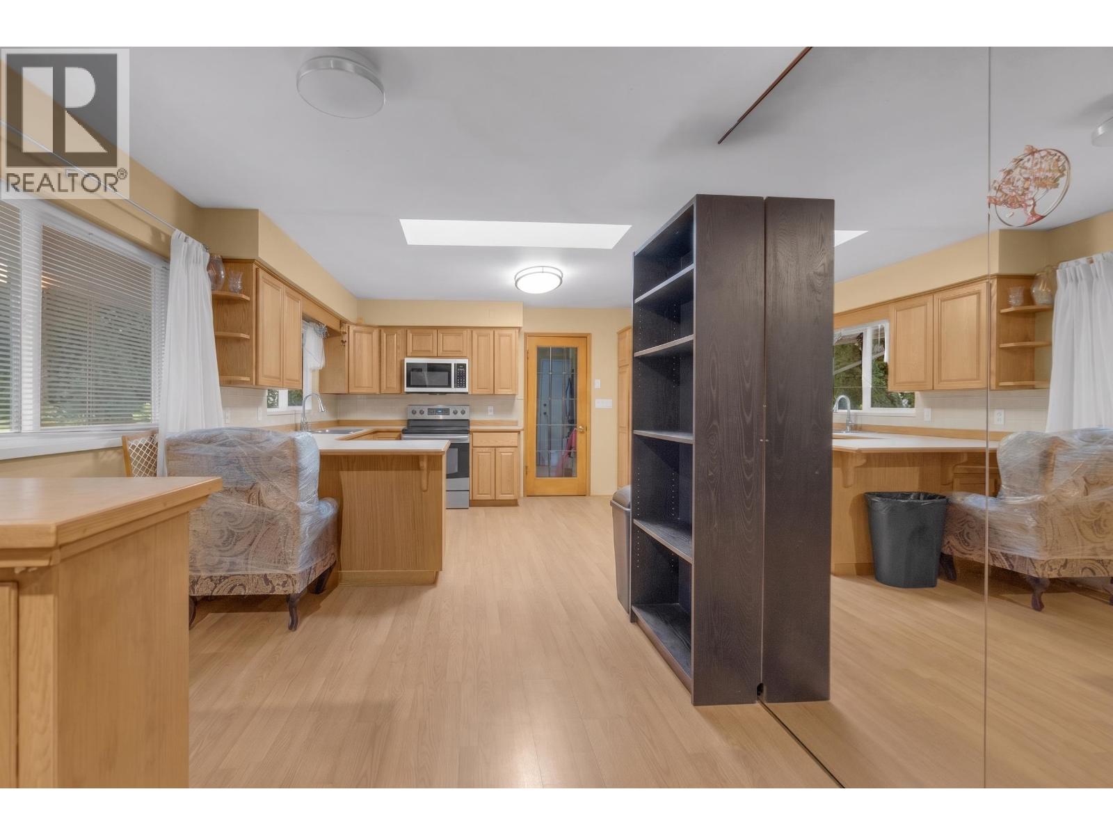 12259 252 Street, Maple Ridge, British Columbia  V4R 1G5 - Photo 2 - R3122940