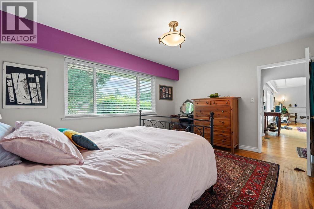 535 Holdom Avenue, Burnaby, British Columbia  V5B 3V3 - Photo 19 - R3123263