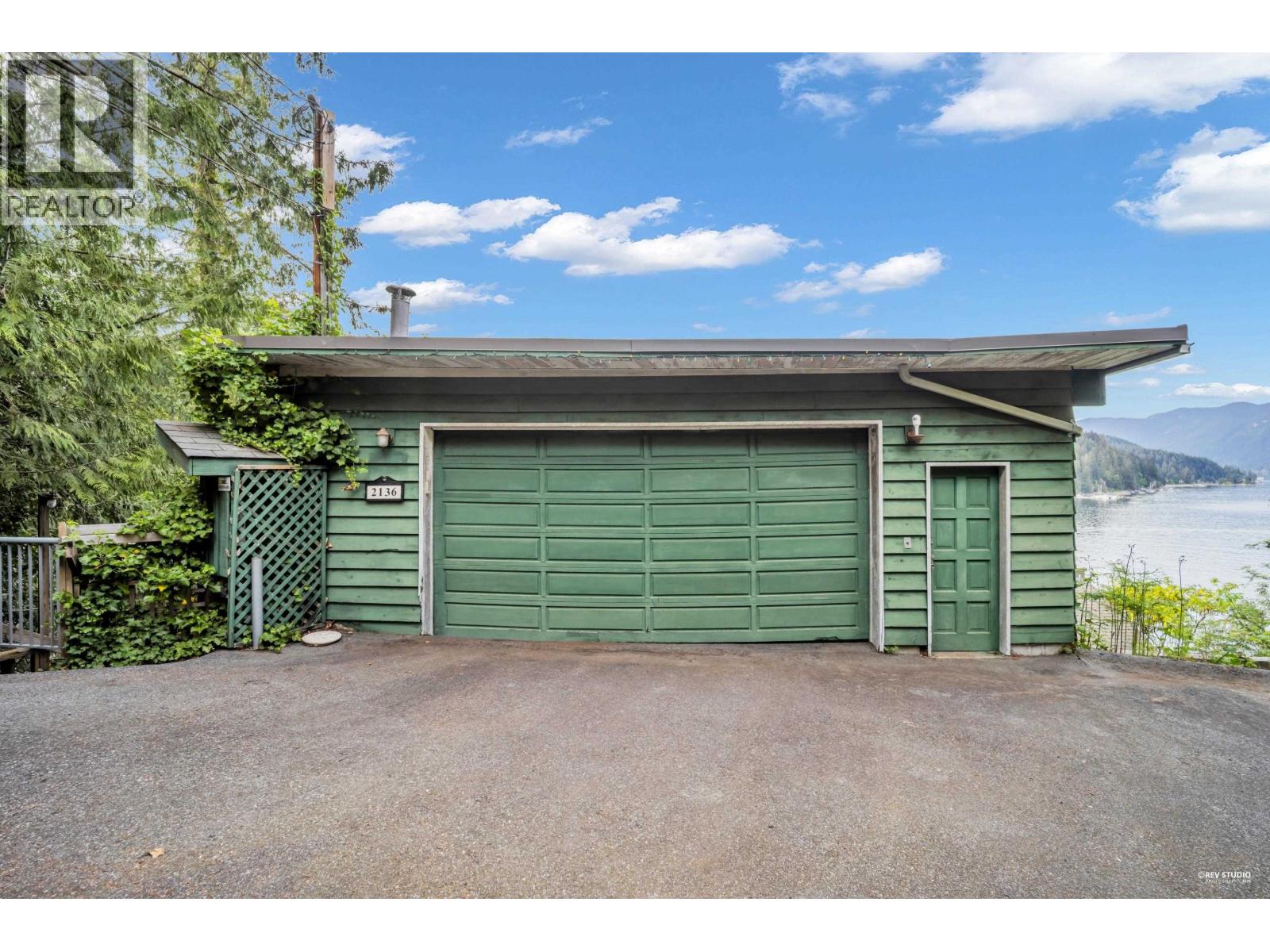2136 Lockehaven Road, North Vancouver, British Columbia  V7G 1X6 - Photo 39 - R3123281
