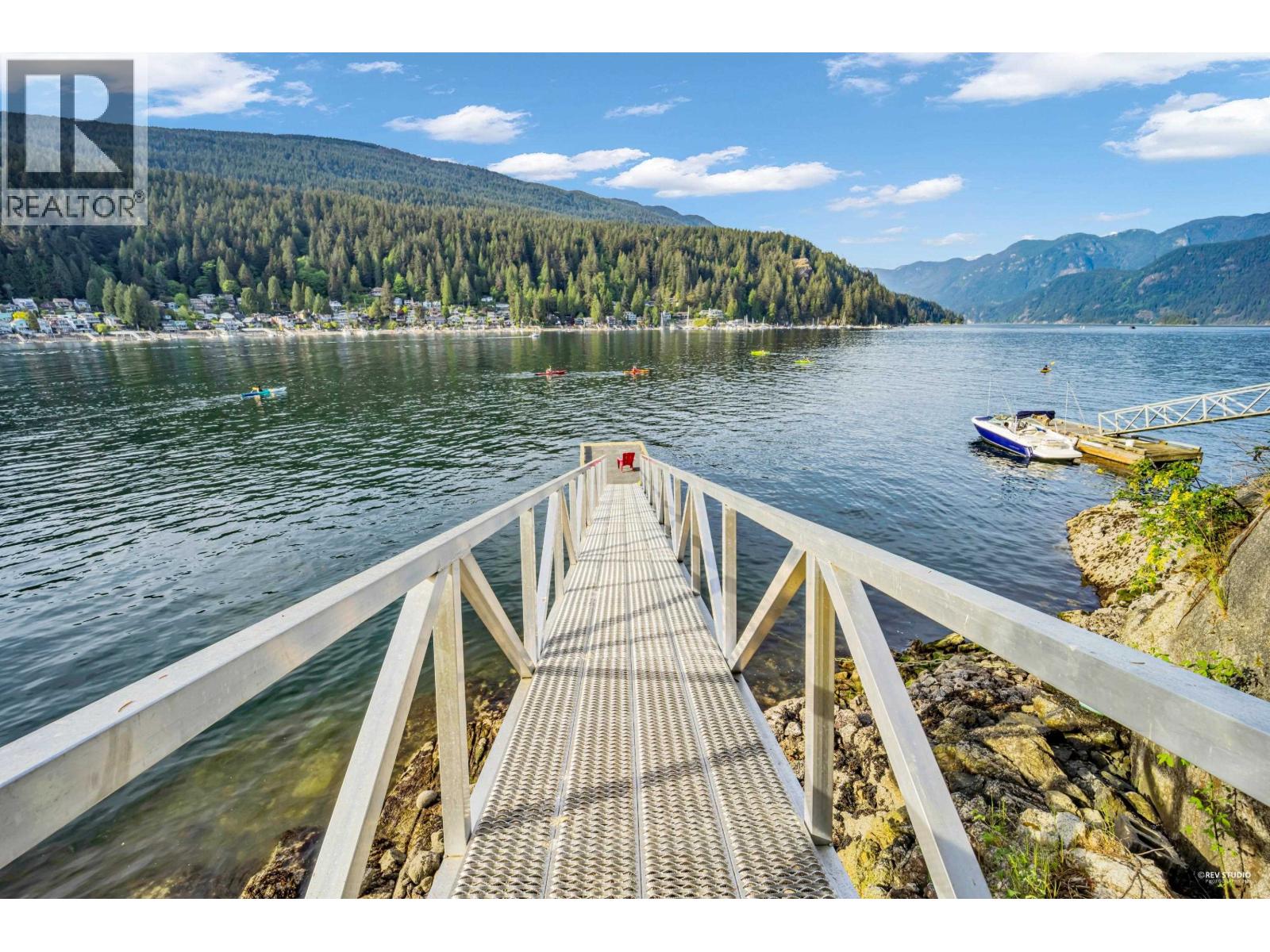 2136 Lockehaven Road, North Vancouver, British Columbia  V7G 1X6 - Photo 7 - R3123281