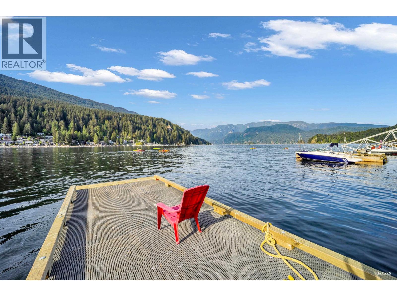 2136 Lockehaven Road, North Vancouver, British Columbia  V7G 1X6 - Photo 8 - R3123281