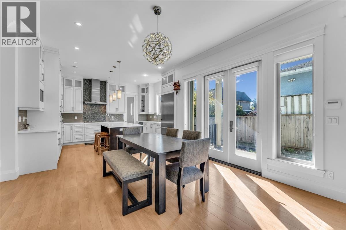 2268 LATIMER AVENUE, Coquitlam, British Columbia