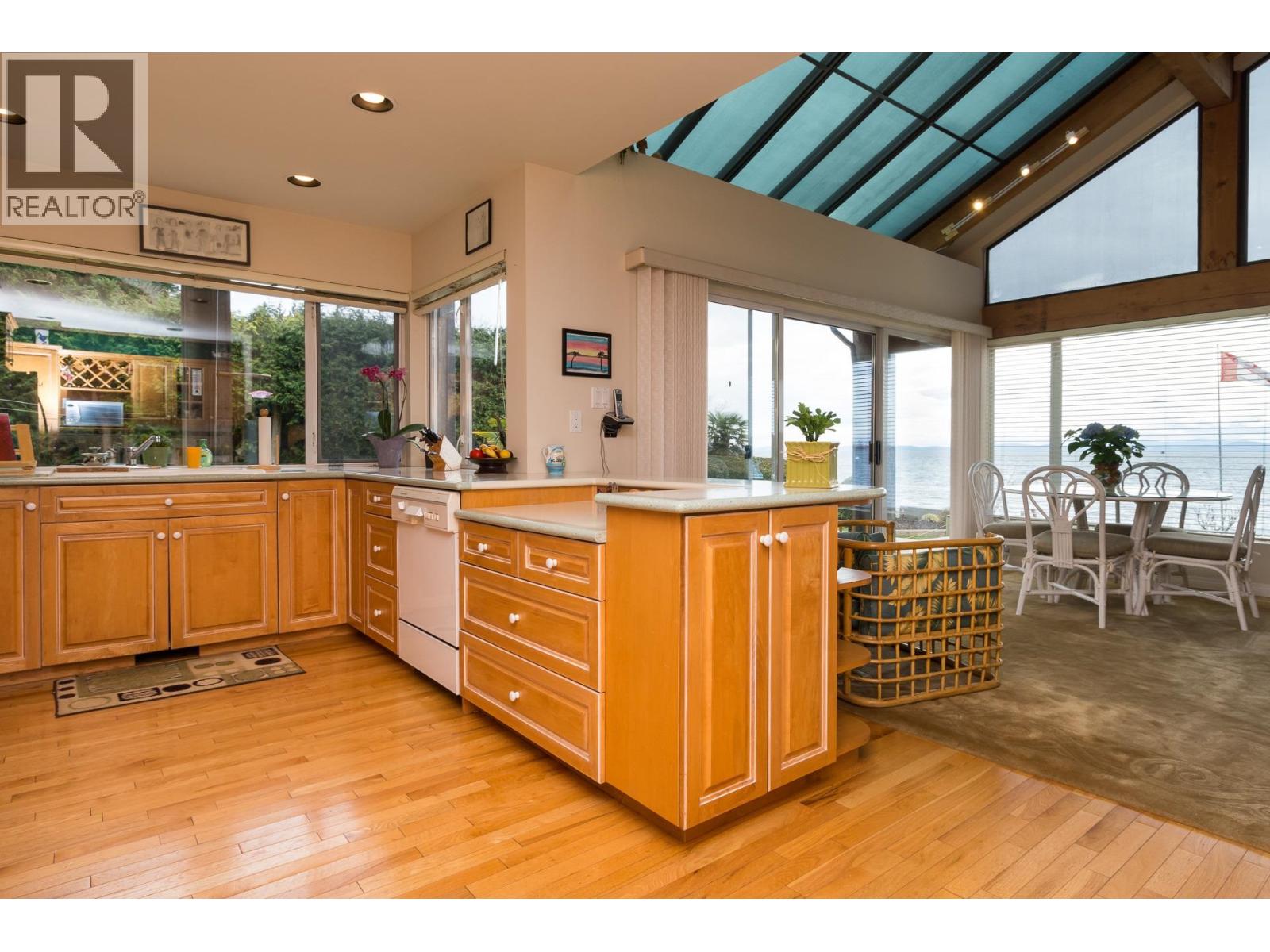 598 Tsawwassen Beach Road, Delta, British Columbia  V4M 4C7 - Photo 17 - R3123348