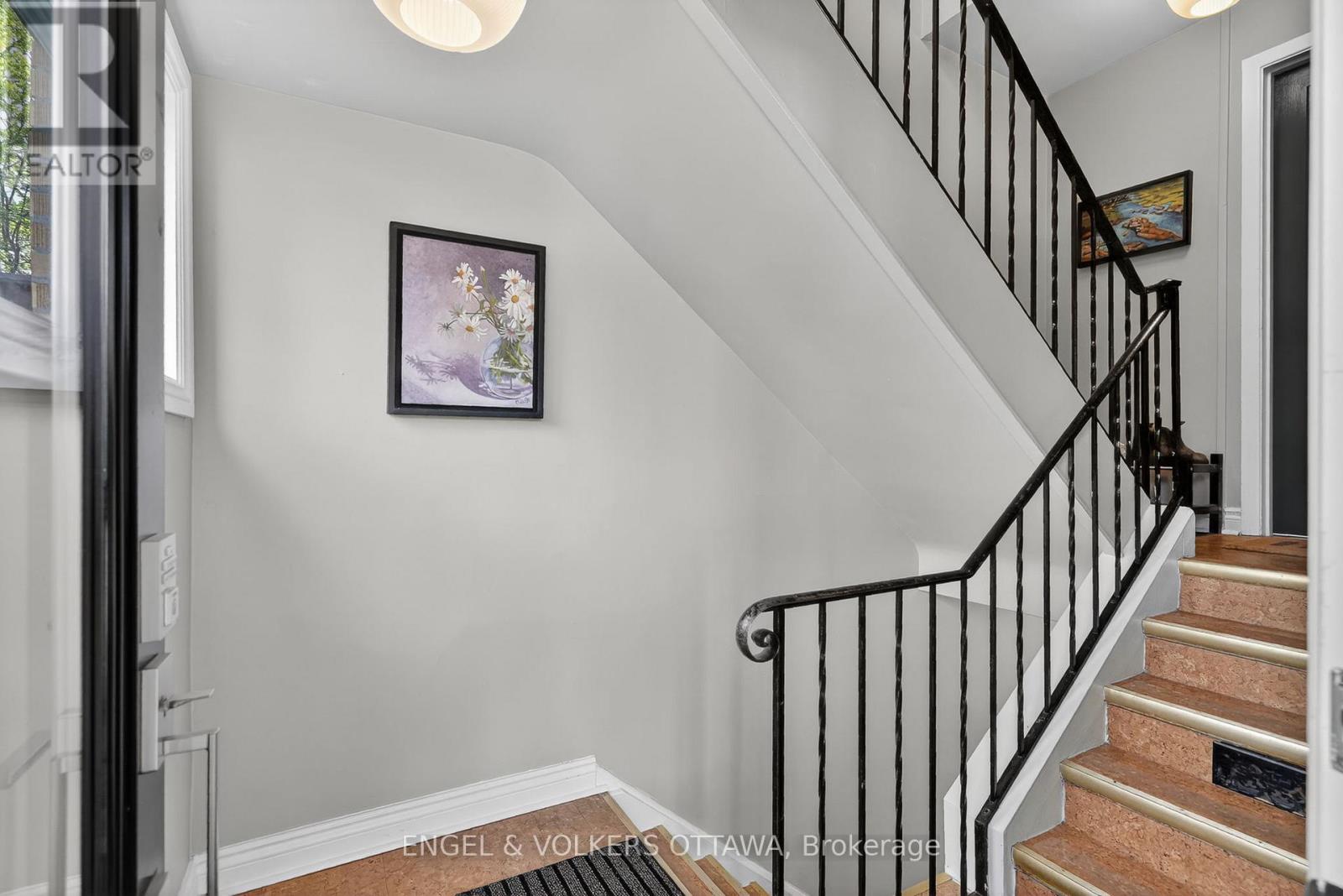 3 - 541 Evered Avenue, Ottawa, Ontario  K1Z 5K9 - Photo 3 - X13124540