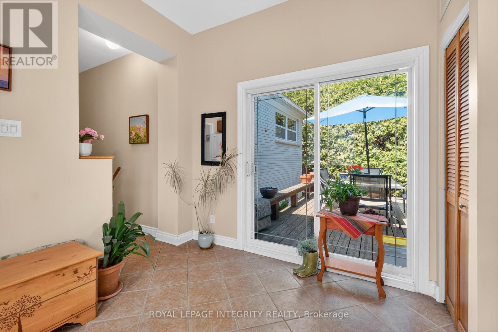 957 Blair Road, Ottawa, Ontario  K1J 7M9 - Photo 6 - X13124626