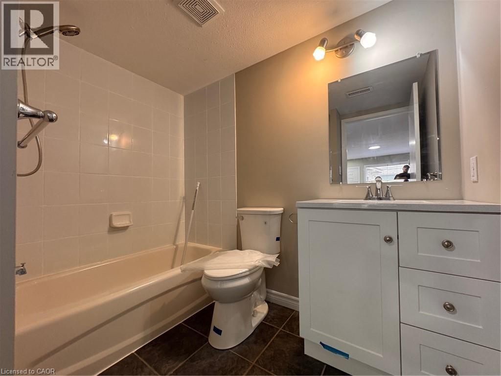 44 Walnut Street Unit# E01, Kitchener, Ontario  N2G 1P6 - Photo 7 - 40829753