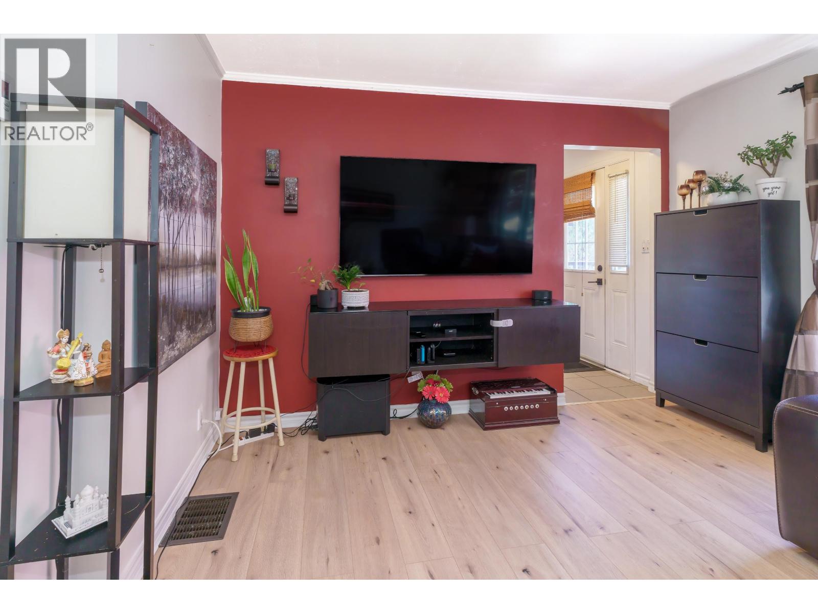 300 Tenth Avenue, New Westminster, British Columbia  V3L 2B2 - Photo 6 - R3123055