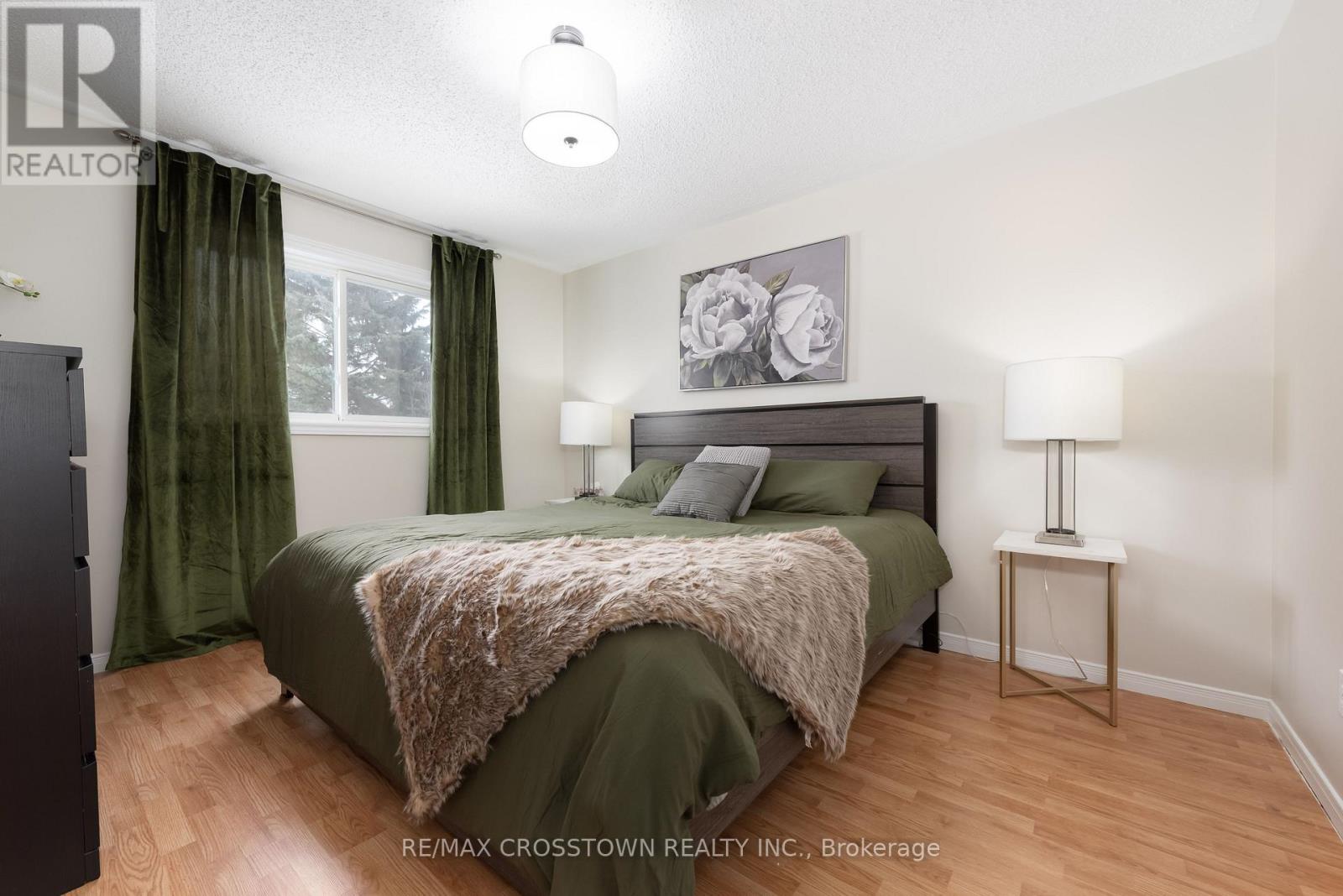 54 Foyston Park Circle, Springwater, Ontario  L0L 1Y0 - Photo 19 - S12903160