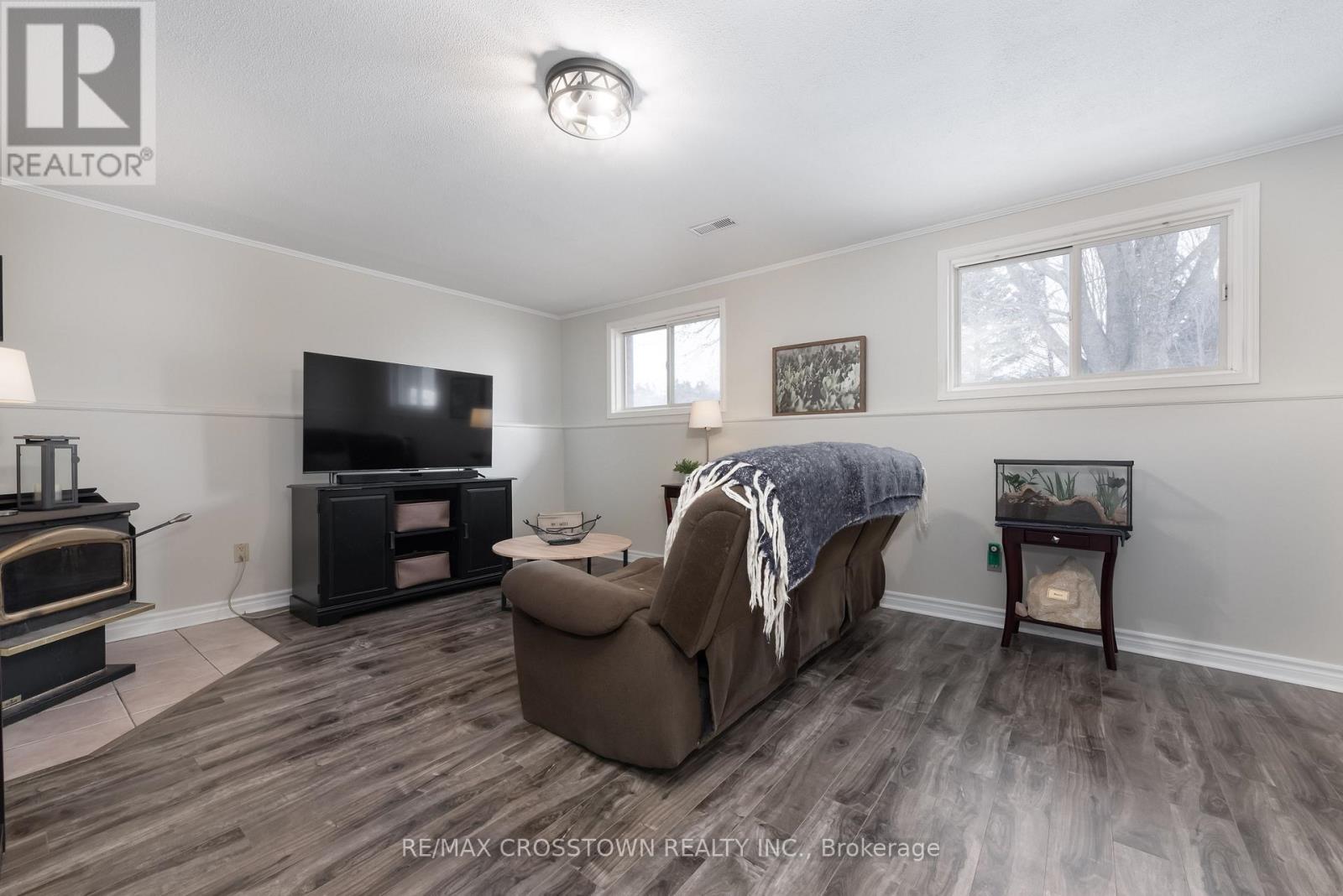 54 Foyston Park Circle, Springwater, Ontario  L0L 1Y0 - Photo 22 - S12903160