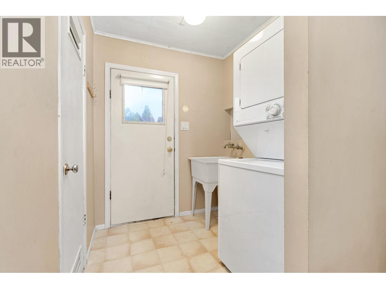 11619 Adair Street, Maple Ridge, British Columbia  V2X 6R8 - Photo 11 - R3123065