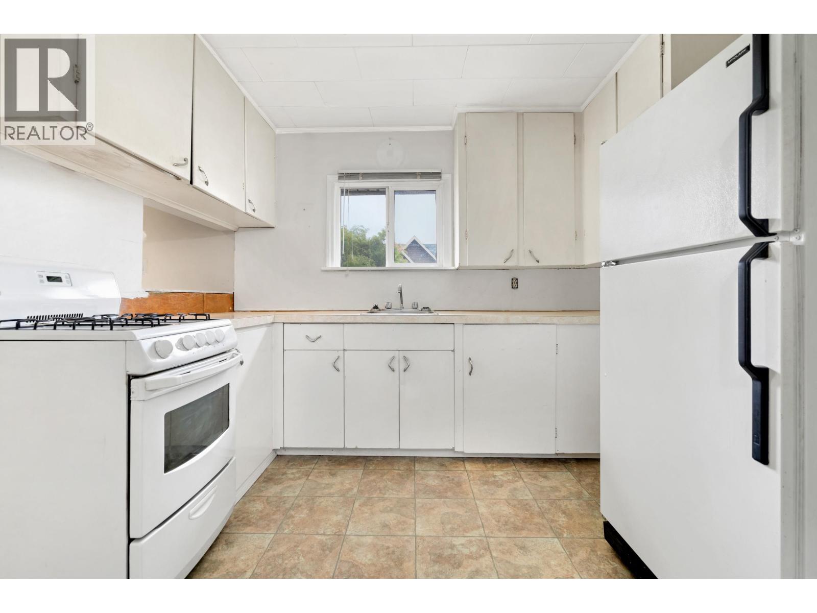 11619 Adair Street, Maple Ridge, British Columbia  V2X 6R8 - Photo 10 - R3123065