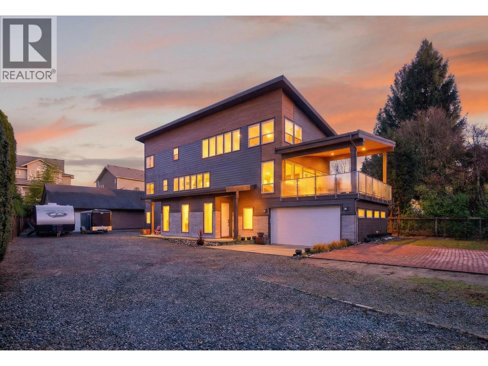 24025 Fern Crescent, Maple Ridge, British Columbia  V4R 2S1 - Photo 2 - R3123128