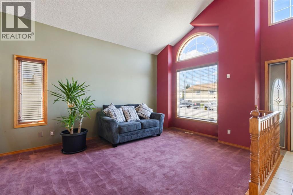 87 Applefield Close Se, Calgary, Alberta  T2A 7R1 - Photo 5 - A2307661