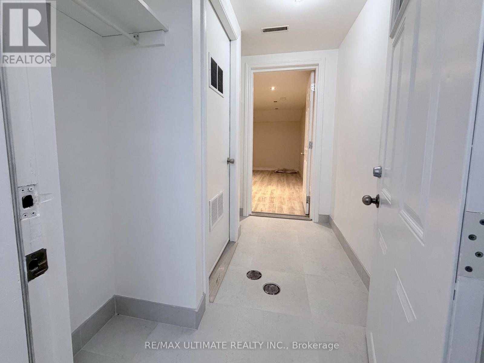 Lower - 403 Winona Drive, Toronto, Ontario  M6C 3T4 - Photo 4 - C13124558