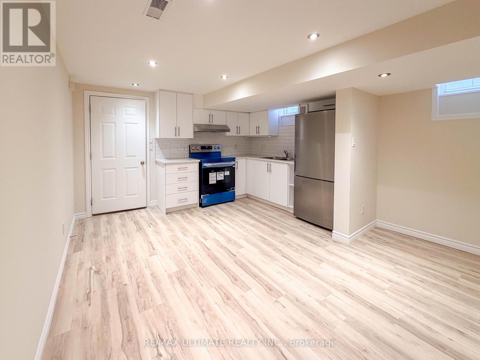 Lower - 403 Winona Drive, Toronto, Ontario  M6C 3T4 - Photo 6 - C13124558