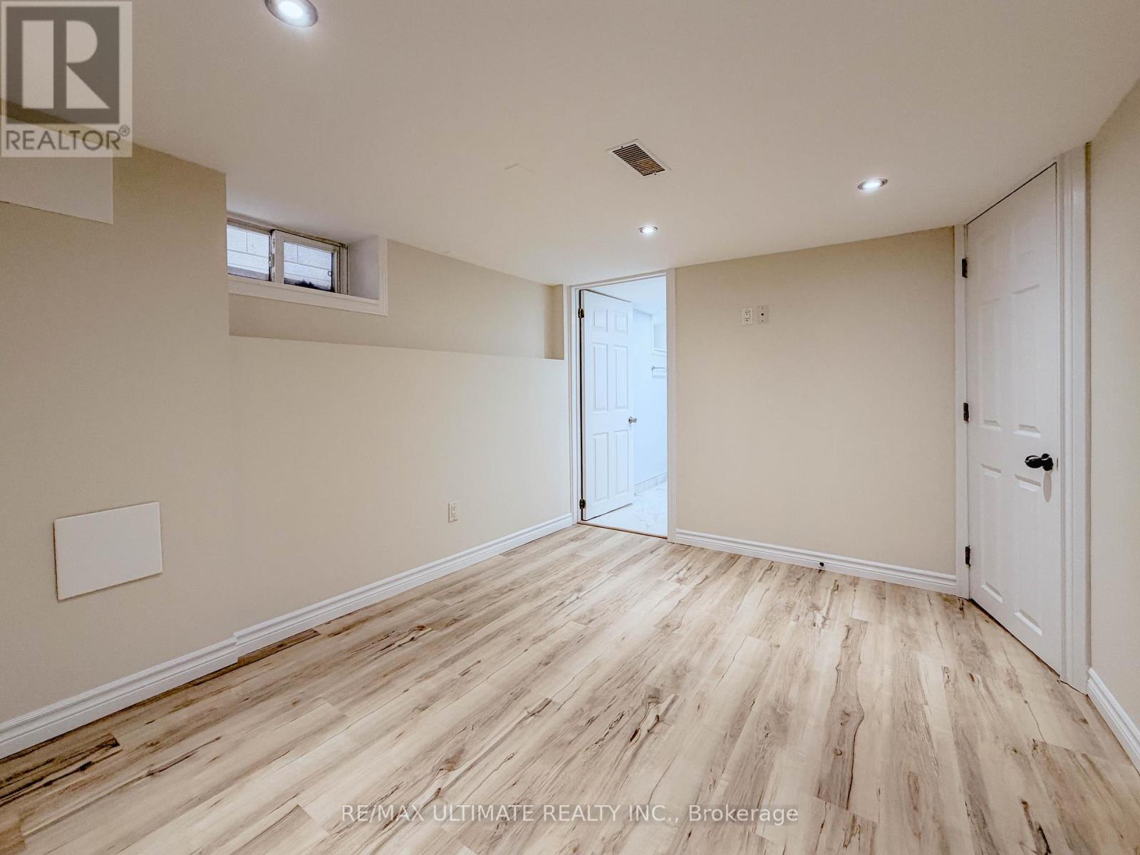 Lower - 403 Winona Drive, Toronto, Ontario  M6C 3T4 - Photo 7 - C13124558