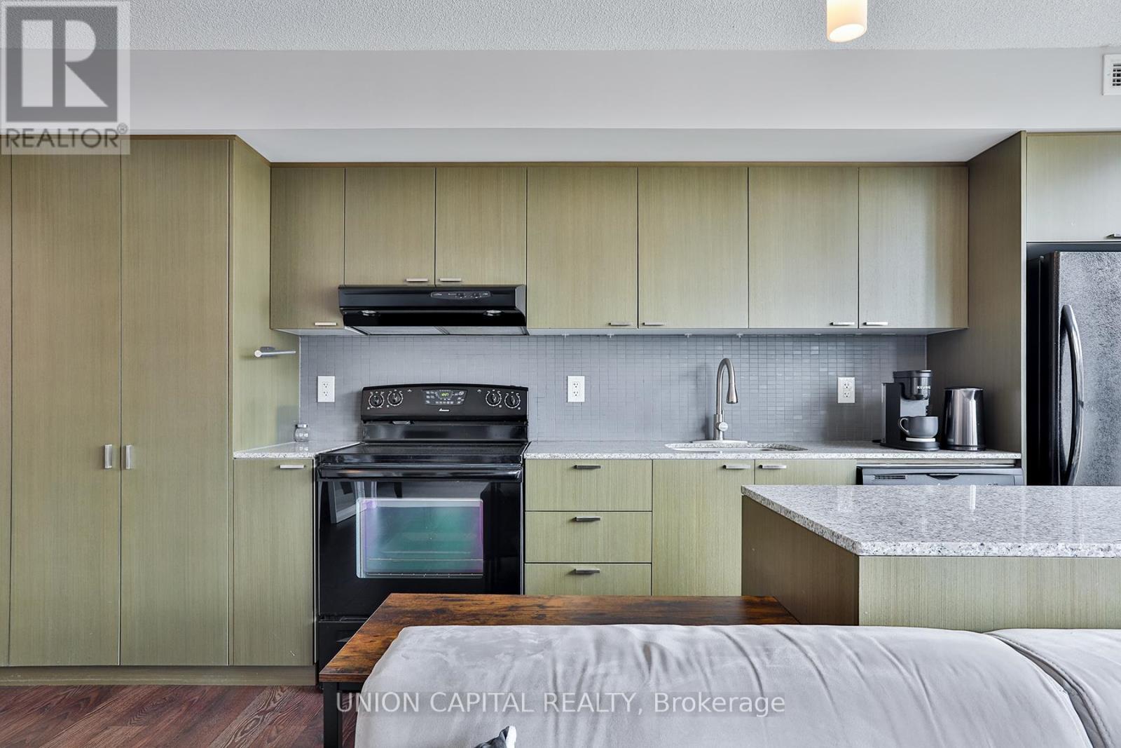 1704 - 110 Charles Street E, Toronto, Ontario  M4Y 1T5 - Photo 10 - C13124576