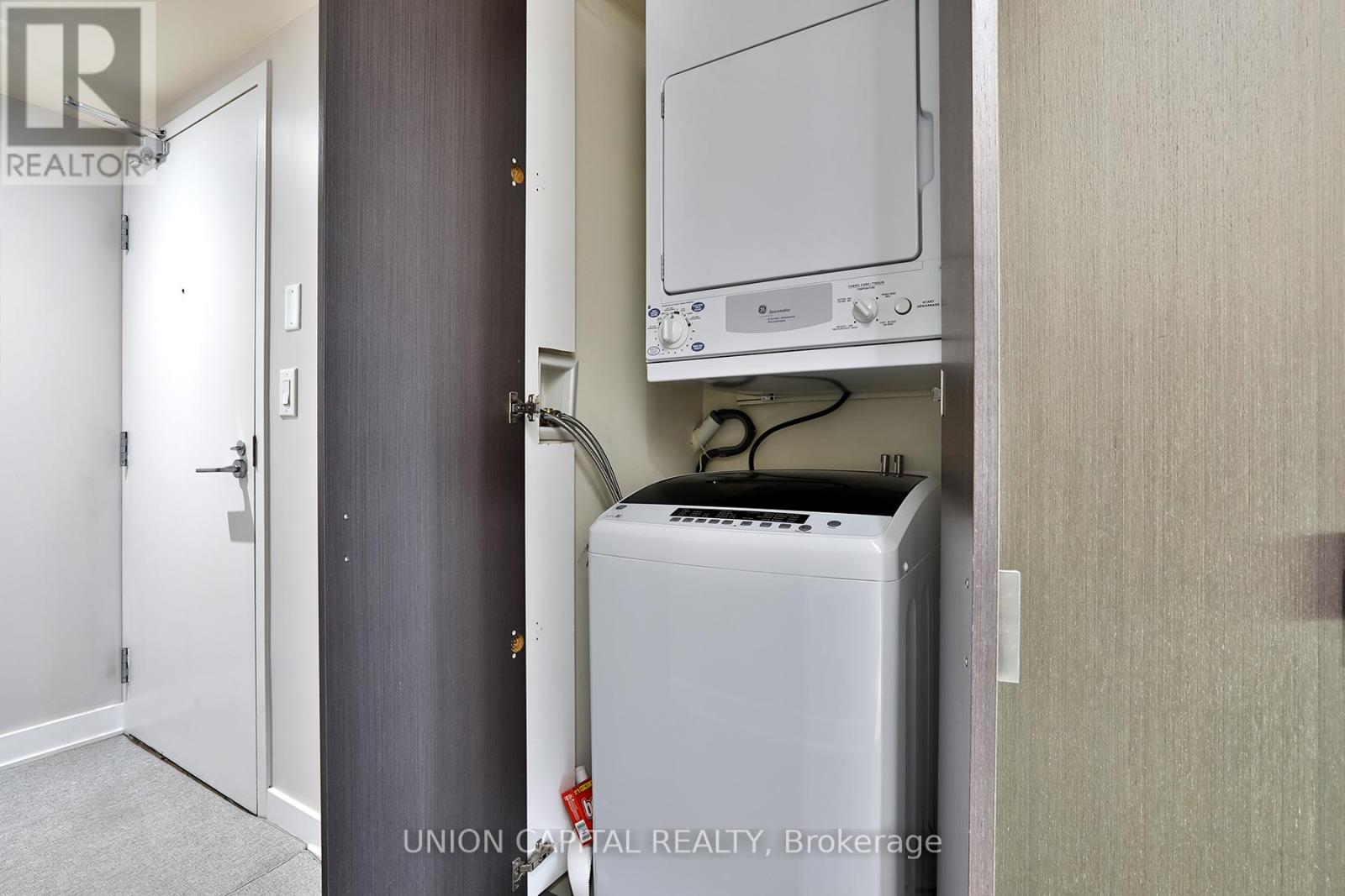 1704 - 110 Charles Street E, Toronto, Ontario  M4Y 1T5 - Photo 25 - C13124576