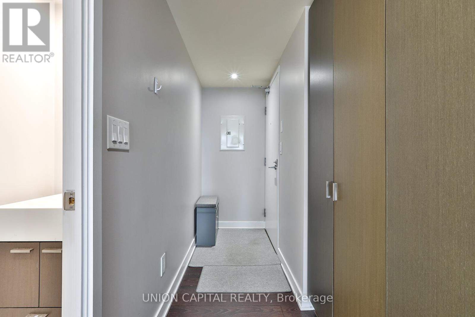 1704 - 110 Charles Street E, Toronto, Ontario  M4Y 1T5 - Photo 6 - C13124576