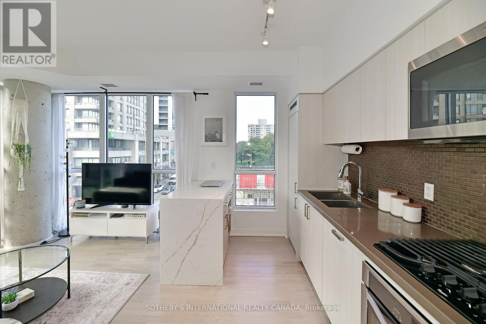 326 - 501 St Clair Avenue W, Toronto, Ontario  M5P 0A2 - Photo 2 - C13124588