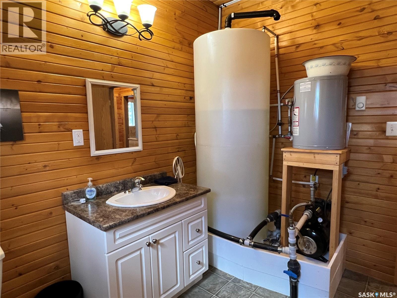 418 South Point Place, Green Lake, Saskatchewan  S0M 1B0 - Photo 16 - SK035868