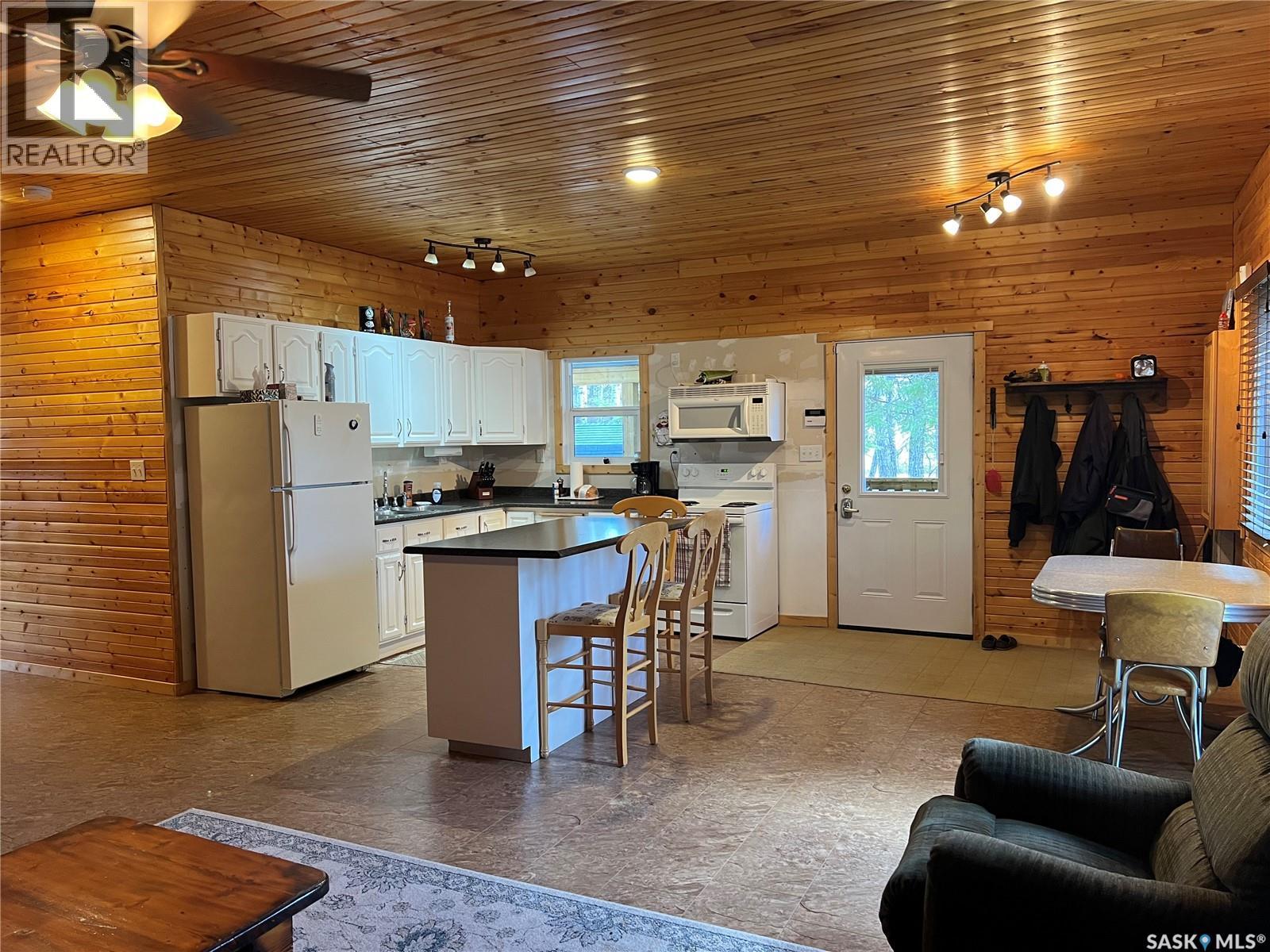 418 South Point Place, Green Lake, Saskatchewan  S0M 1B0 - Photo 5 - SK035868