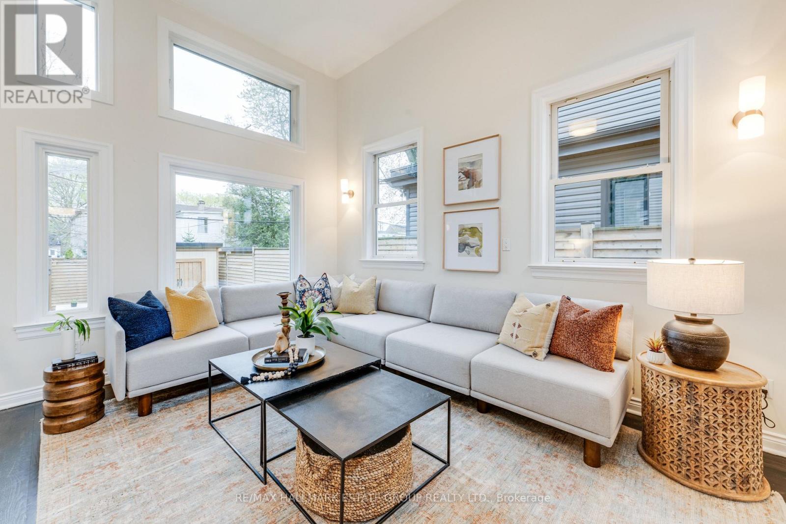 203 Rhodes Avenue, Toronto, Ontario  M4L 3A2 - Photo 8 - E13124538