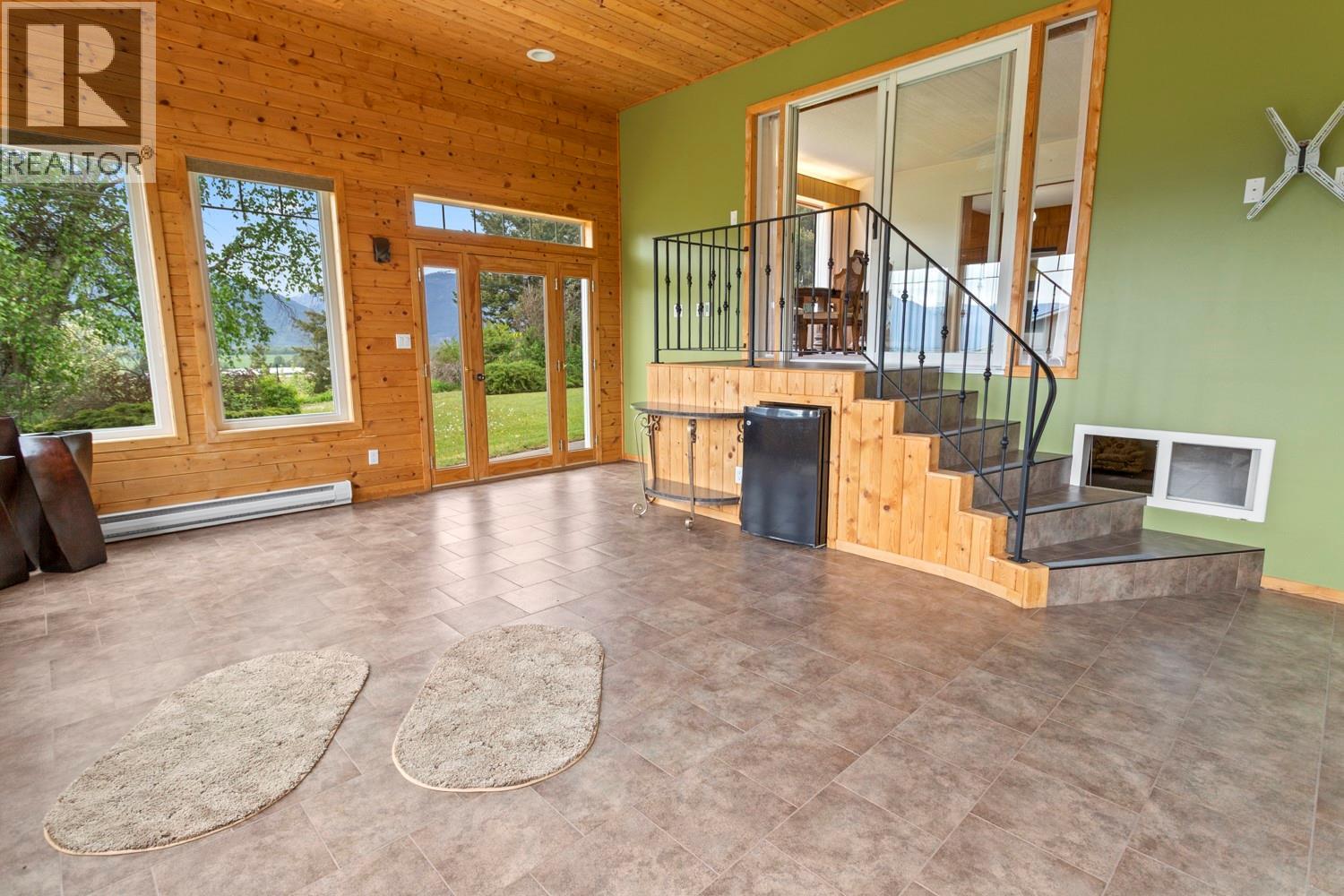 425 Ash Road, Creston, British Columbia  V0B 1G8 - Photo 11 - 10387180