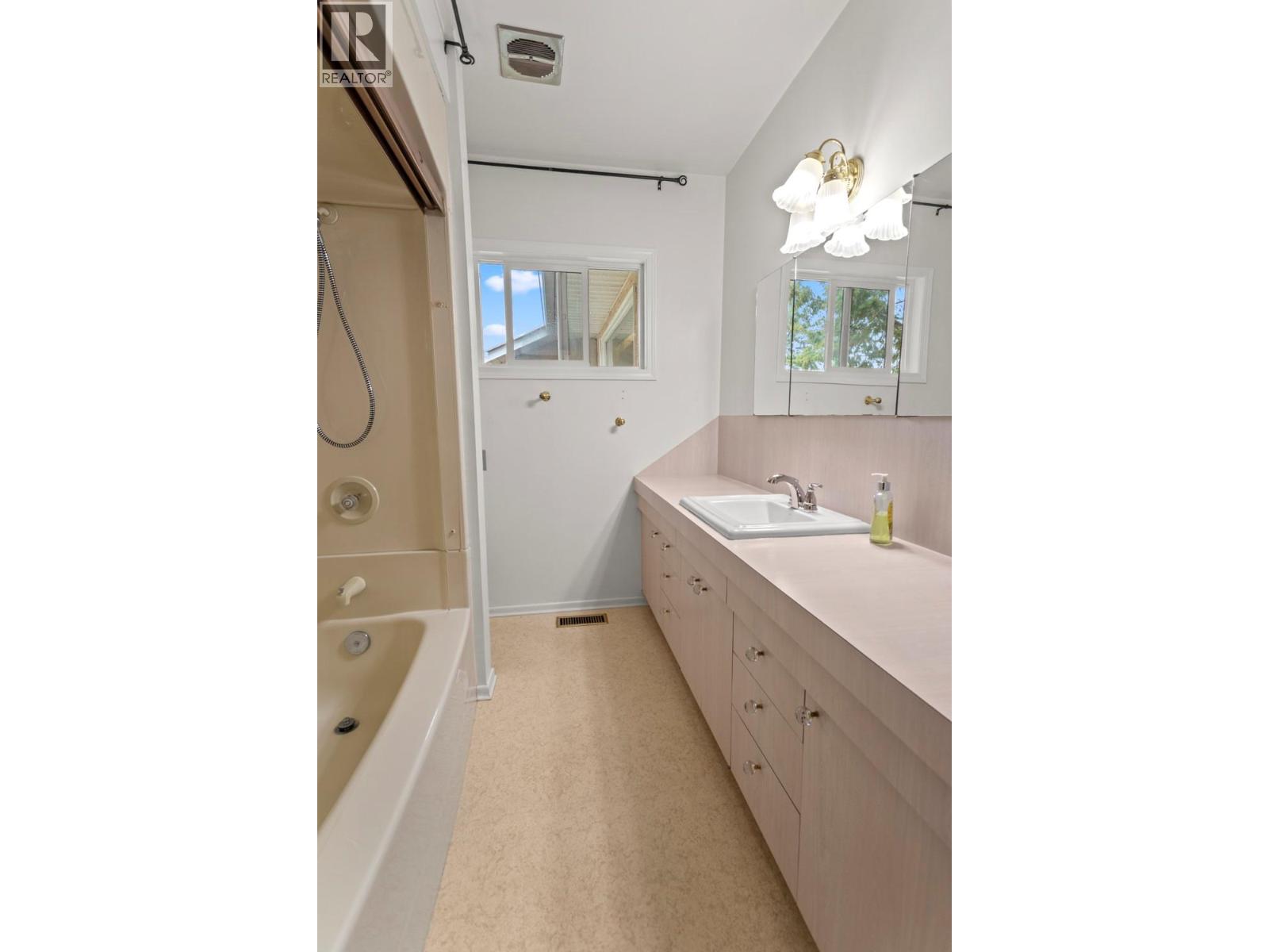 425 Ash Road, Creston, British Columbia  V0B 1G8 - Photo 24 - 10387180