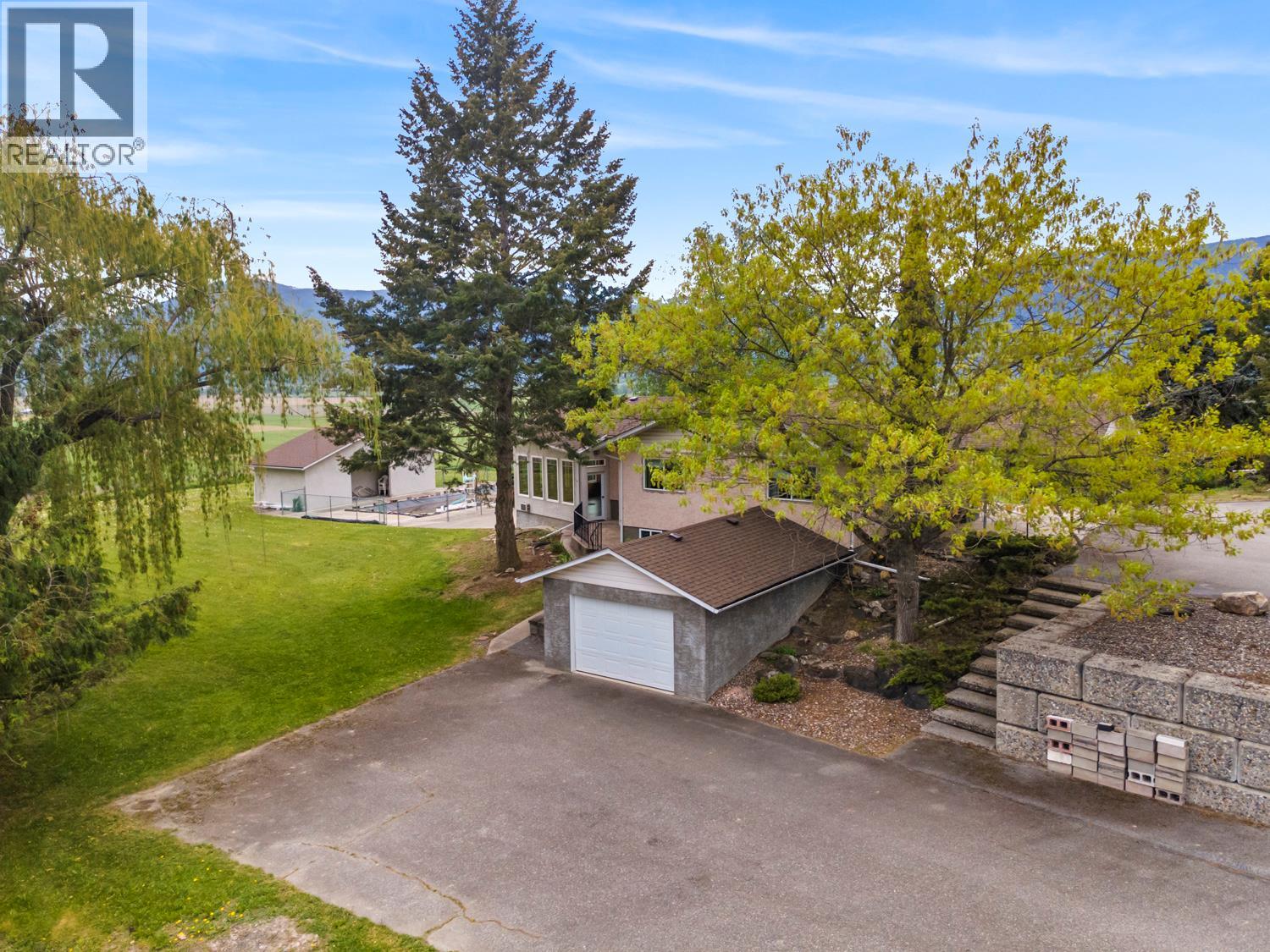 425 Ash Road, Creston, British Columbia  V0B 1G8 - Photo 4 - 10387180