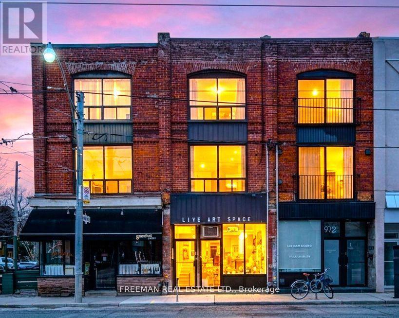970 BATHURST STREET, Toronto, Ontario