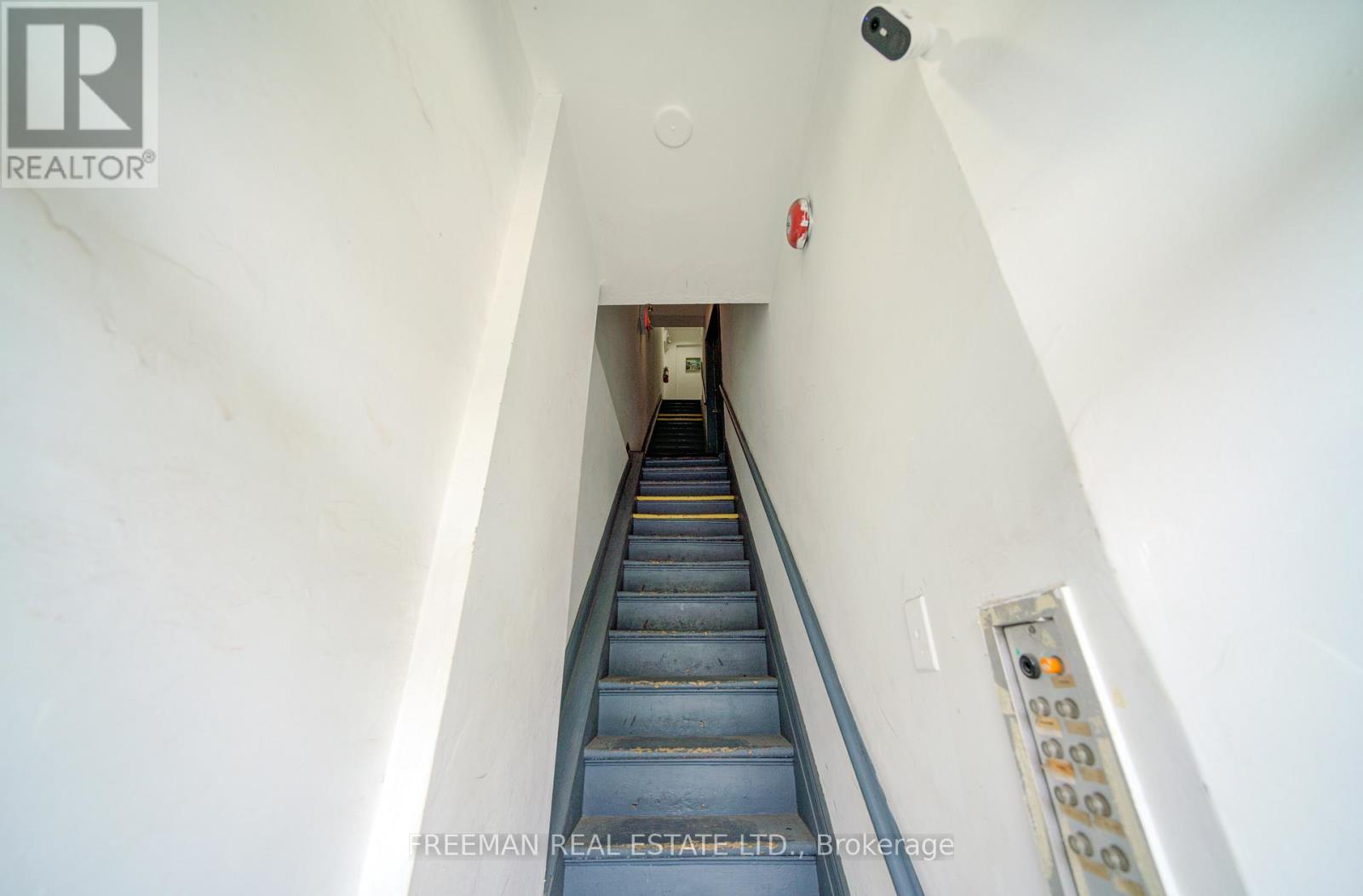 970 Bathurst Street, Toronto, Ontario  M5R 3G6 - Photo 17 - C12973460