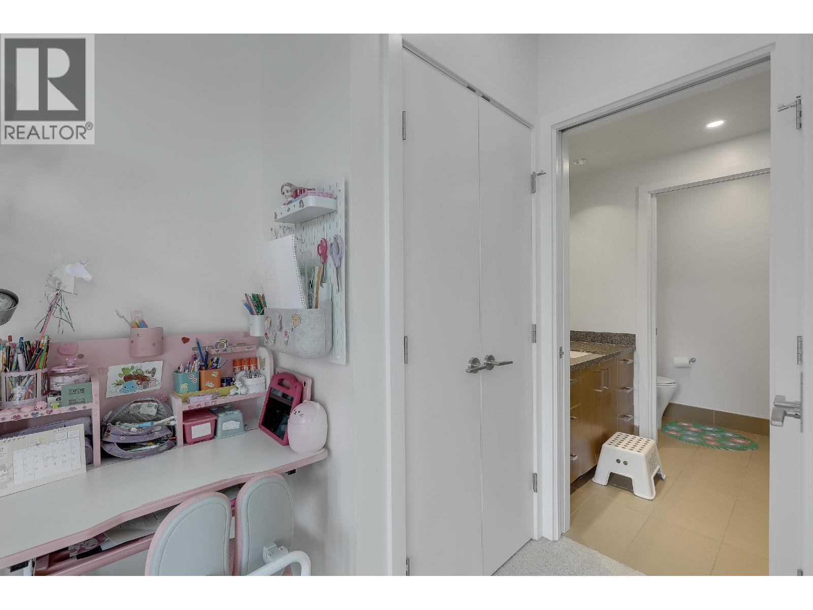 1002 3008 Glen Drive, Coquitlam, British Columbia  V3B 0J5 - Photo 22 - R3123204