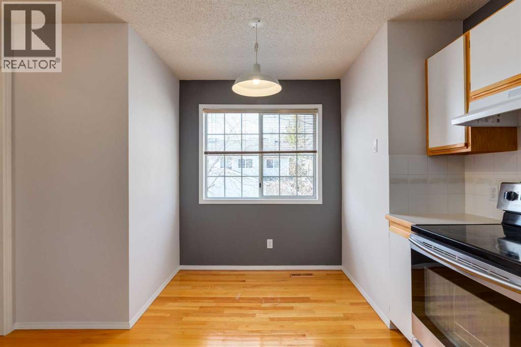318 Hawkstone Manor NW, Calgary, Alberta  T3G 3X2 - Photo 10 - A2303403