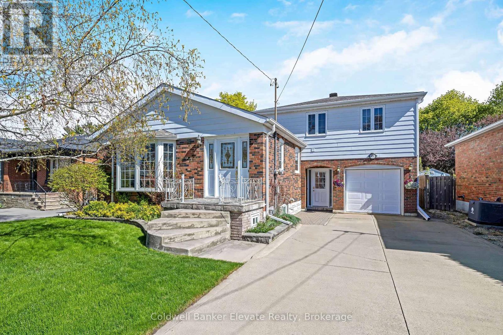 45 Shelley Street, Halton Hills, Ontario  L7G 3X2 - Photo 4 - W13124664