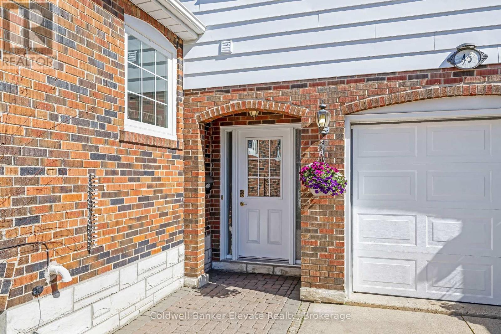 45 Shelley Street, Halton Hills, Ontario  L7G 3X2 - Photo 6 - W13124664