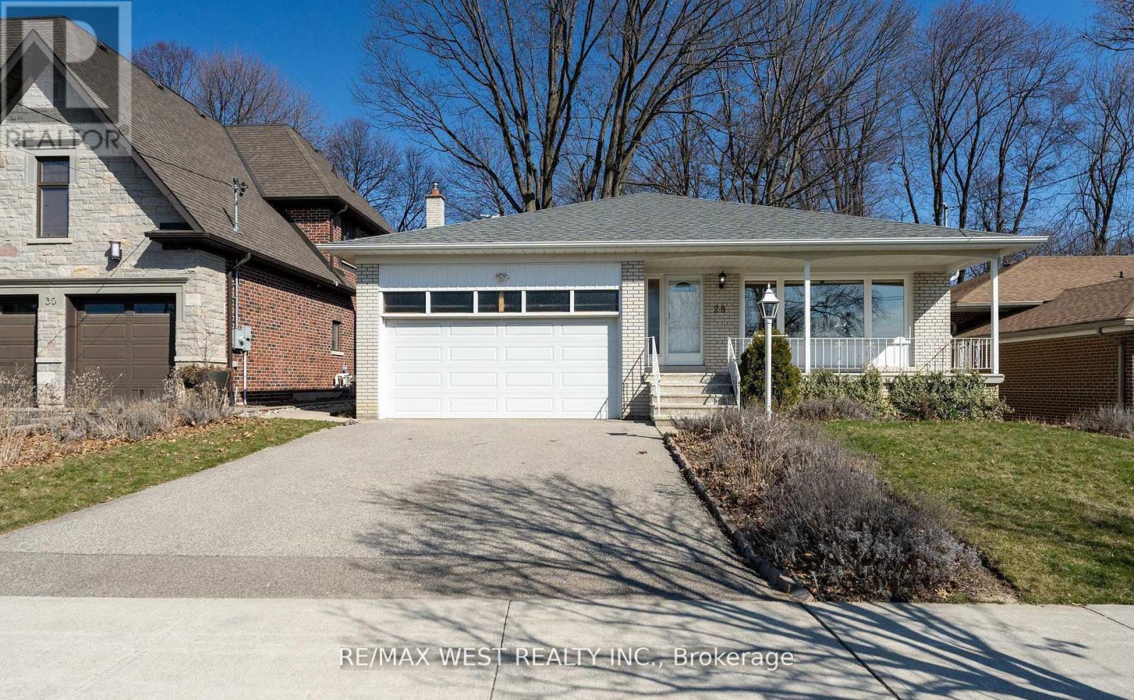 28 BRAYWIN DRIVE N, Toronto, Ontario