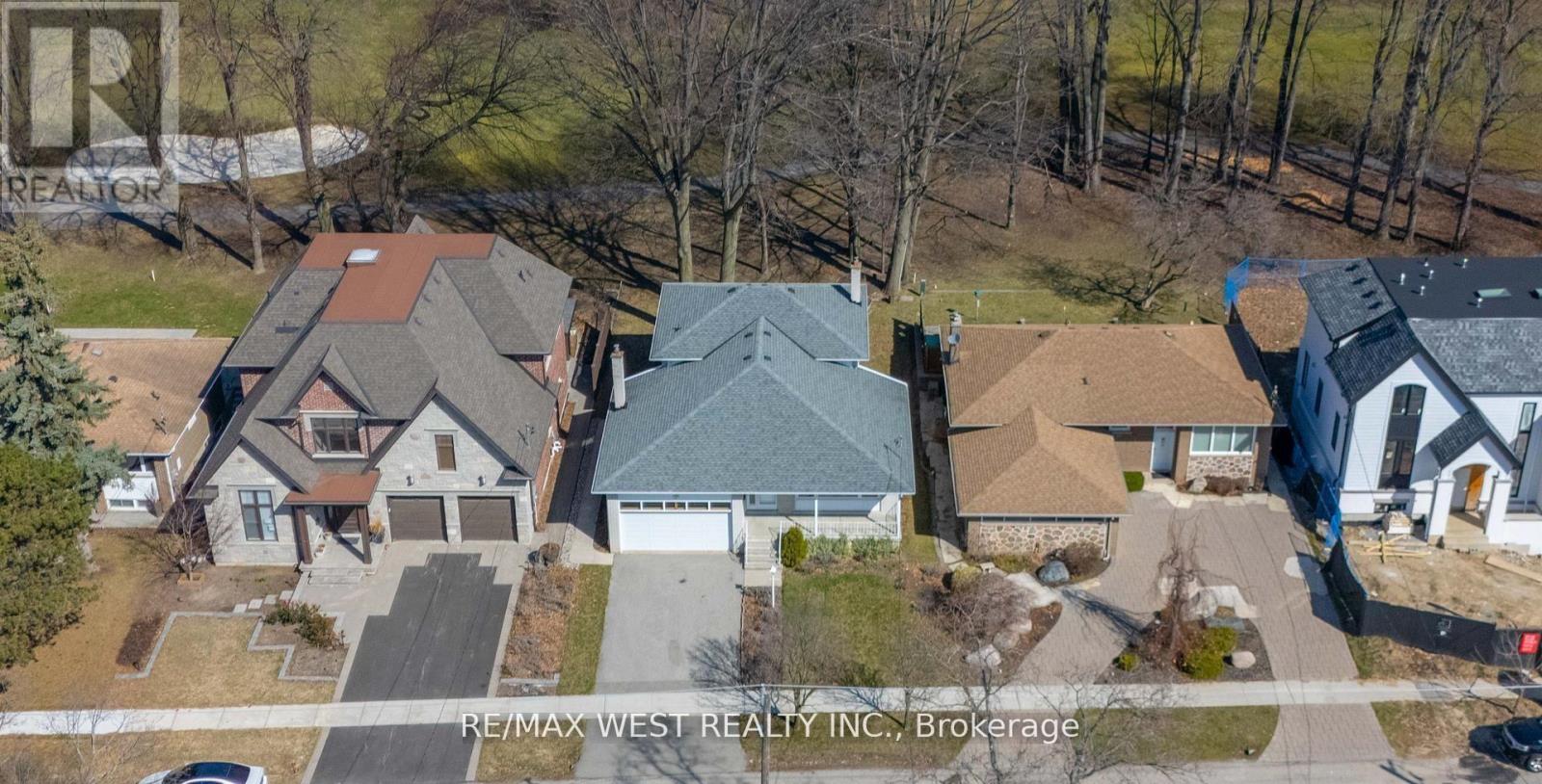 28 Braywin Drive N, Toronto, Ontario  M9P 2P1 - Photo 3 - W13124668