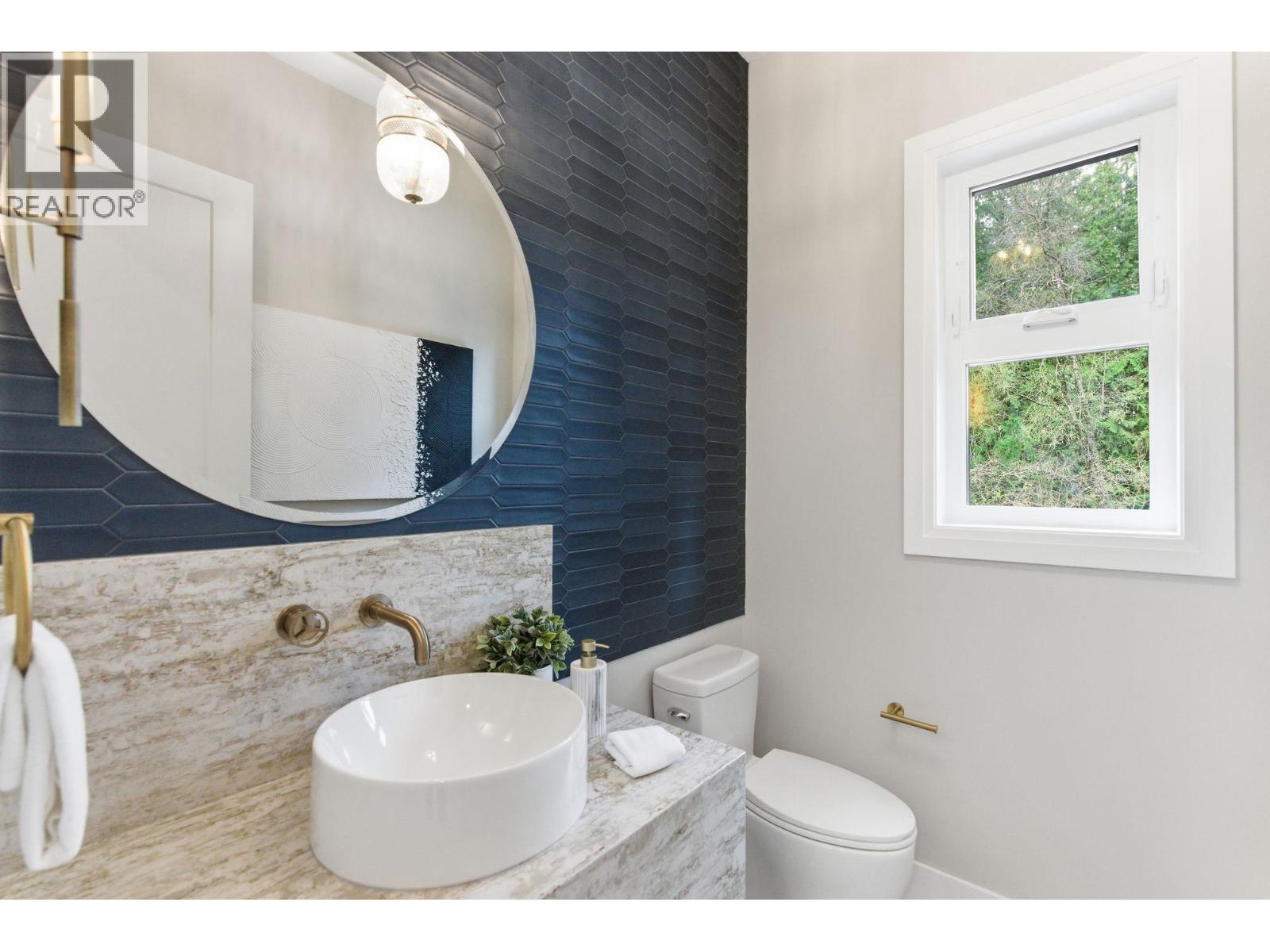 2 8408 17th Avenue, Burnaby, British Columbia  V3N 1N2 - Photo 31 - R3122873
