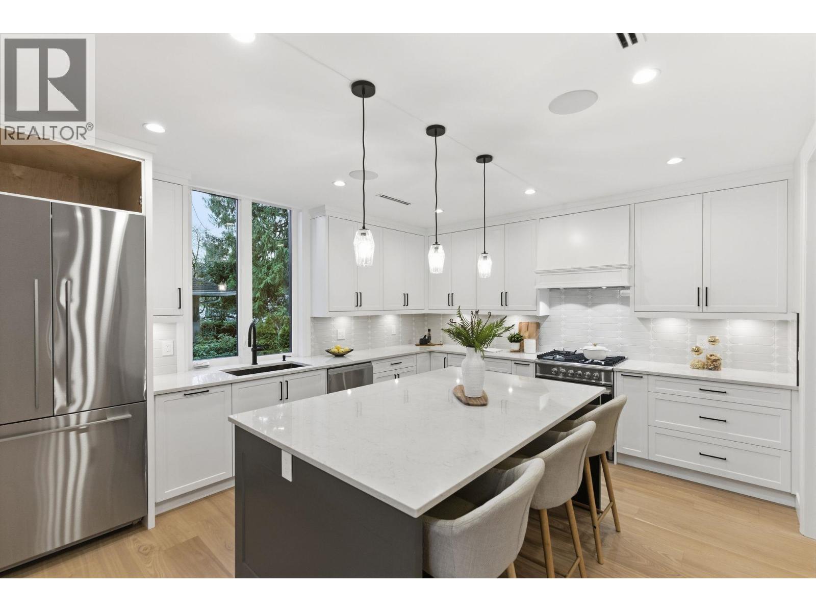 2 8408 17th Avenue, Burnaby, British Columbia  V3N 1N2 - Photo 4 - R3122873