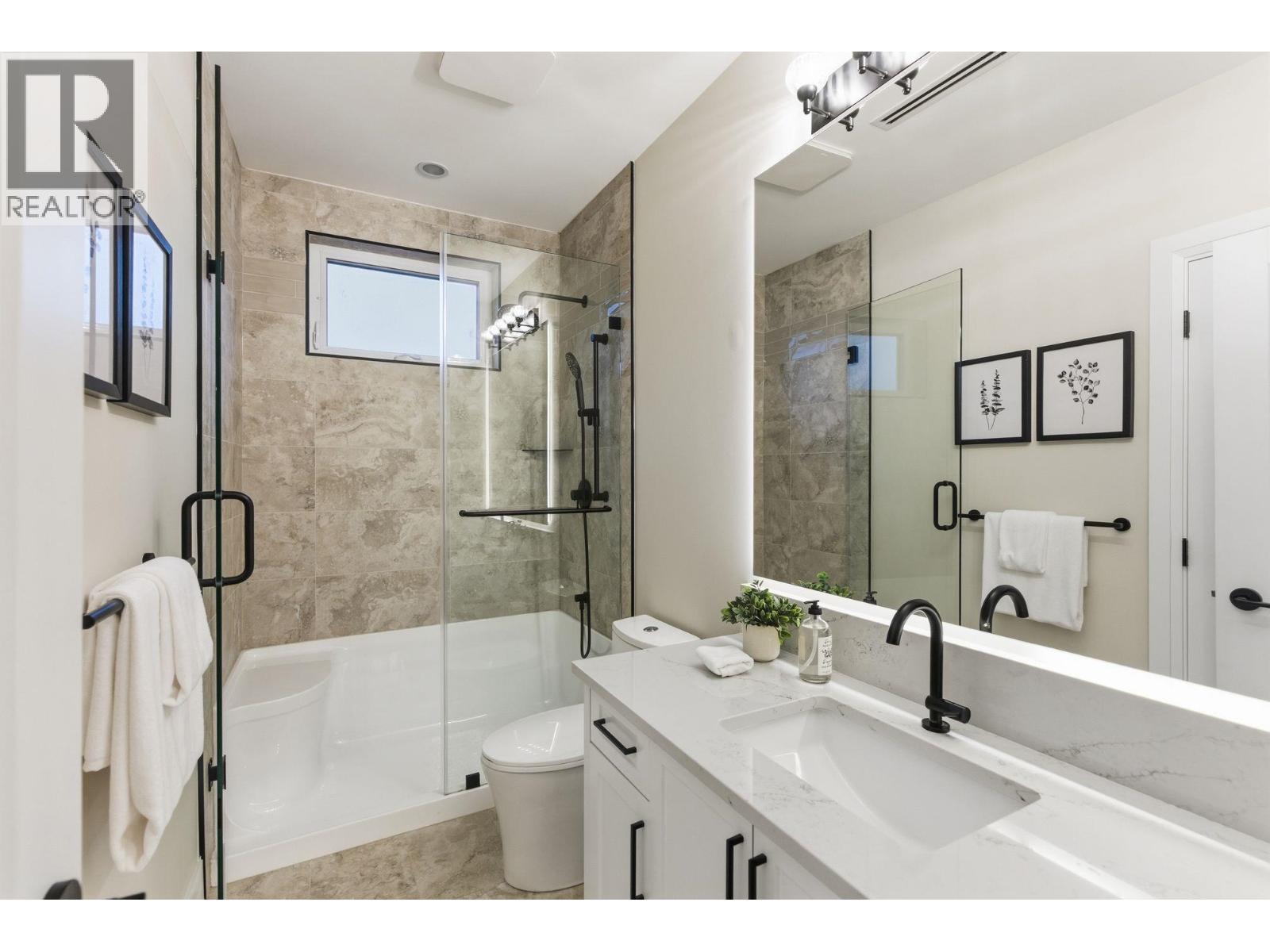 2 8408 17th Avenue, Burnaby, British Columbia  V3N 1N2 - Photo 15 - R3122873