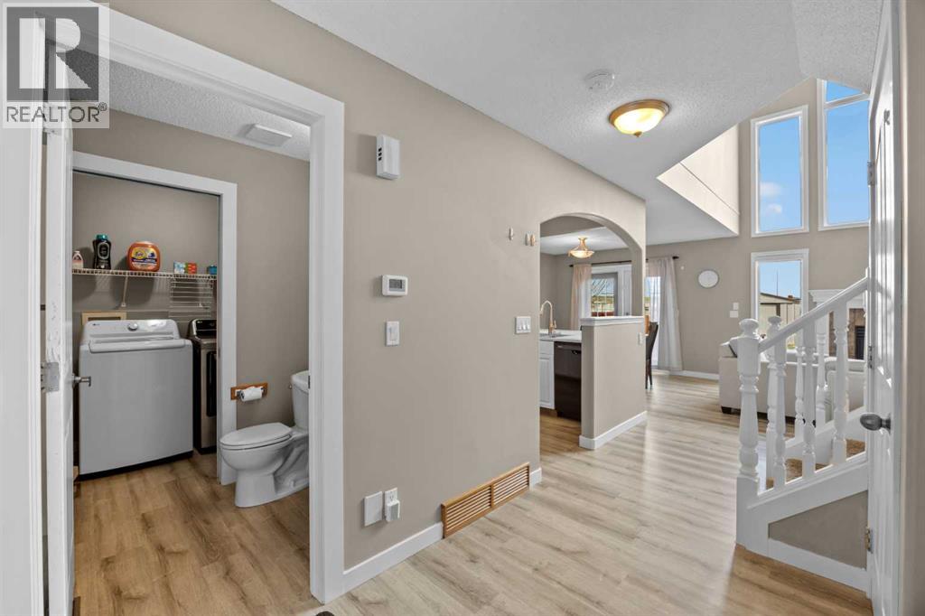 170 Hidden Hills Terrace Nw, Calgary, Alberta  T3A 6E3 - Photo 3 - A2308710