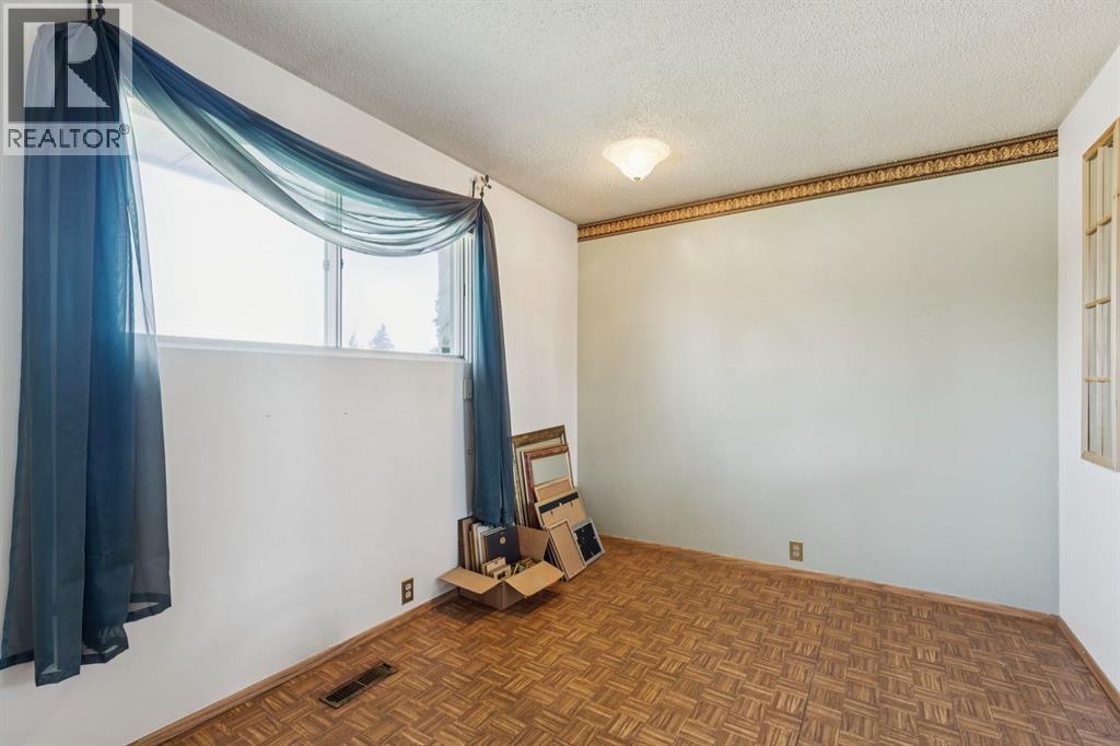 1132 Hunterston Hill Nw, Calgary, Alberta  T2K 4N8 - Photo 22 - A2310573