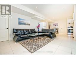 206 KINGSDALE AVENUE, Toronto, Ontario