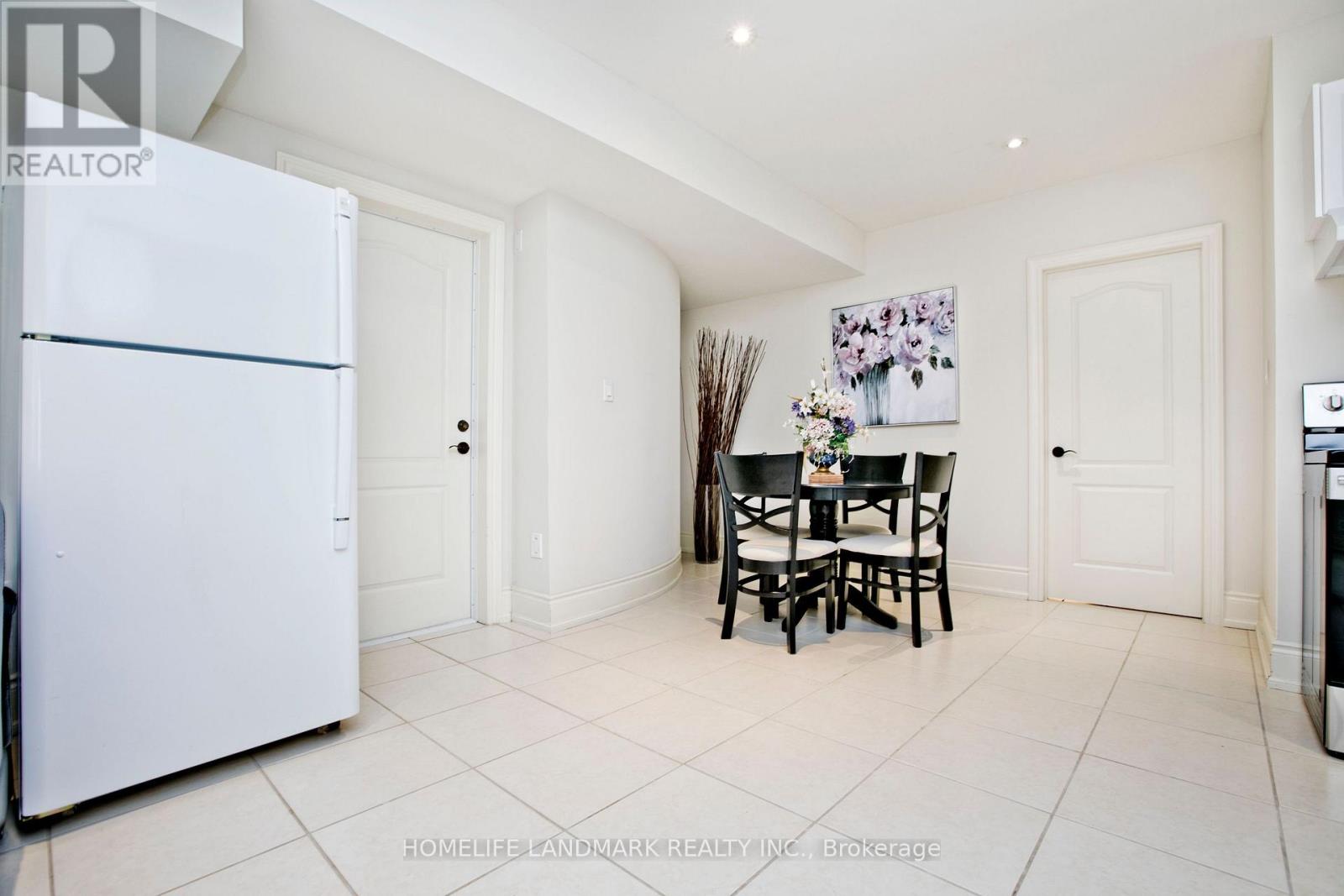 206 Kingsdale Avenue, Toronto, Ontario  M2N 3W9 - Photo 5 - C12820720