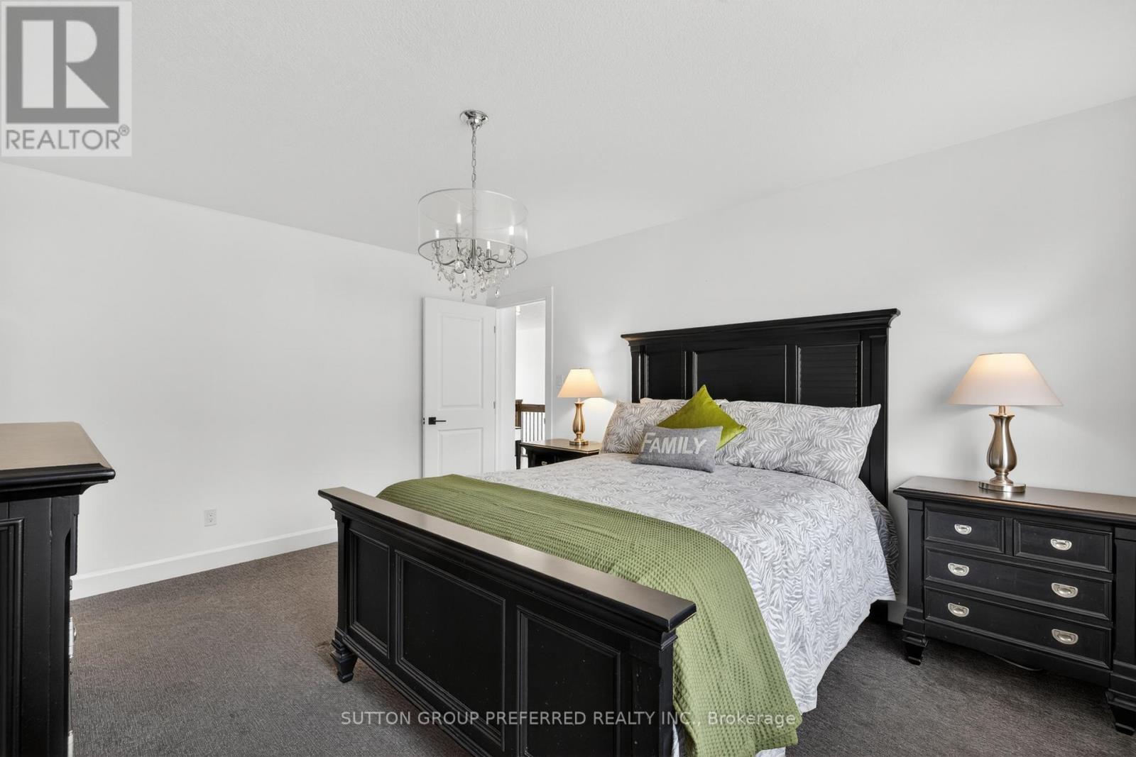 21 Armstrong Street, Strathroy-Caradoc, Ontario  N0L 1V0 - Photo 15 - X12982888